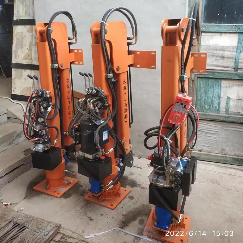 秦州区重汽蓝牌随车吊 3.2吨 国六动力强 液压驱动 农用自卸起重机